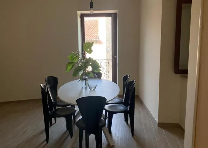 Semesterbostad Domus Donna Rosa *